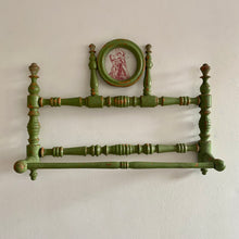 Charger l&#39;image dans la galerie, Victorian Towel Rail
