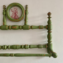 Charger l&#39;image dans la galerie, Victorian Towel Rail
