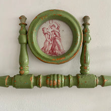Charger l&#39;image dans la galerie, Victorian Towel Rail
