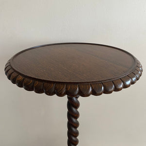 Scallop & Twist Table