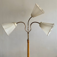 Charger l&#39;image dans la galerie, Swedish Floor Lamp
