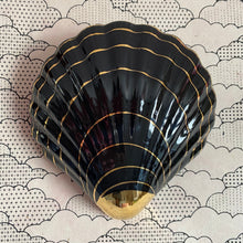 Load image into Gallery viewer, Large Black Shell Wall Vase
