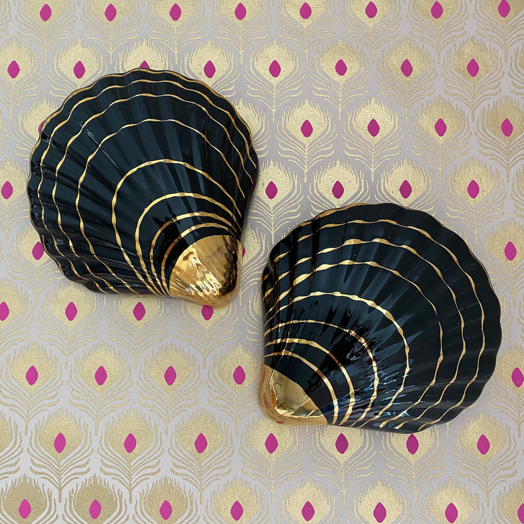 Black Shell Wall Vases